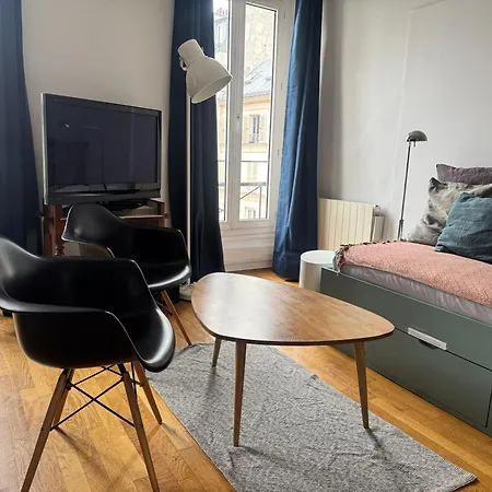 Bed & Breakfast Rooftop Views Cosy 2 Bedroom Paris