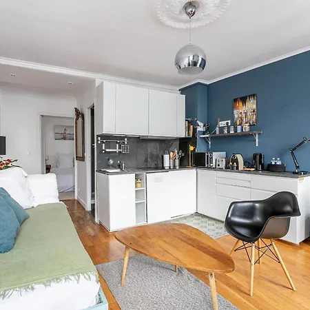 Rooftop Views Cosy 2 Bedroom 4* Parigi