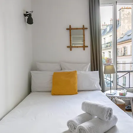 Rooftop Views Cosy 2 Bedroom Bed & Breakfast Parigi