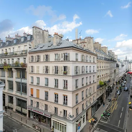 Bed & Breakfast Rooftop Views Cosy 2 Bedroom Paris