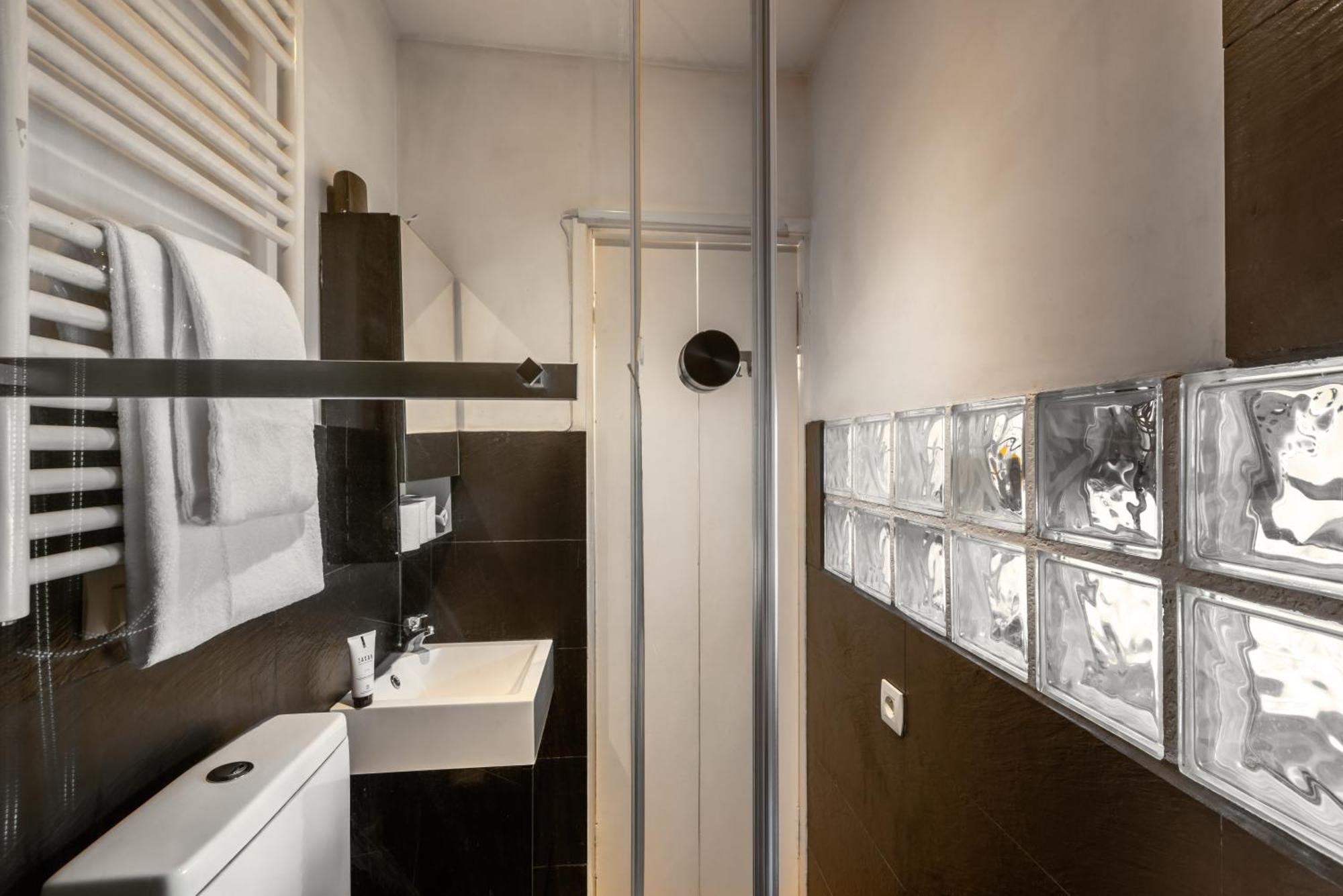 Rooftop Views Cosy 2 Bedroom Bed & Breakfast