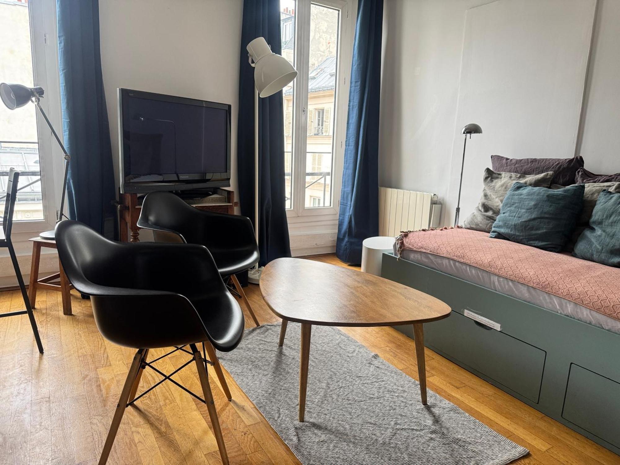 Bed & Breakfast Rooftop Views Cosy 2 Bedroom Paris