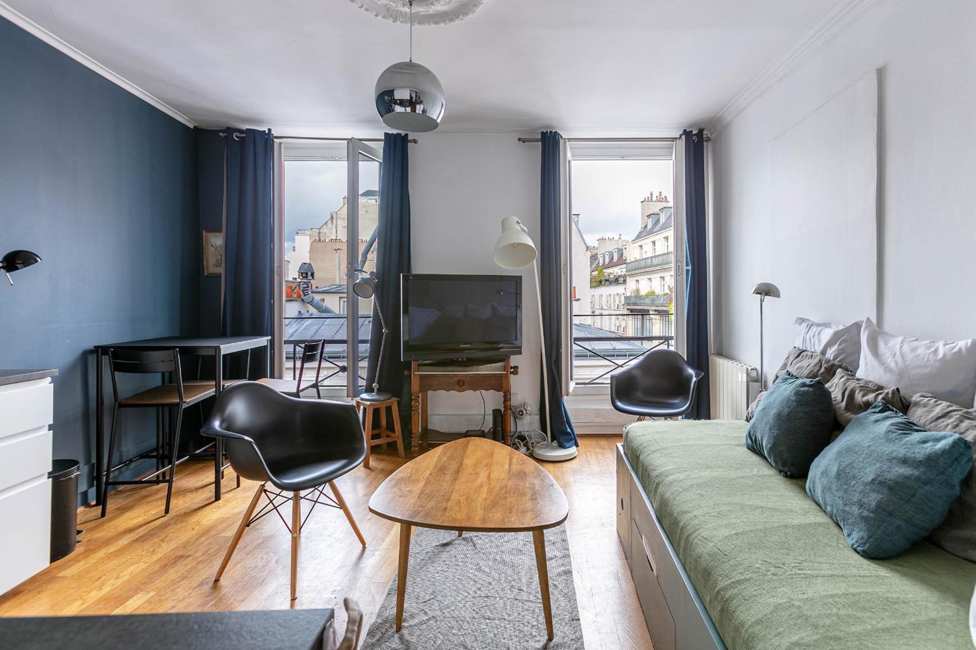 Rooftop Views Cosy 2 Bedroom 4*
