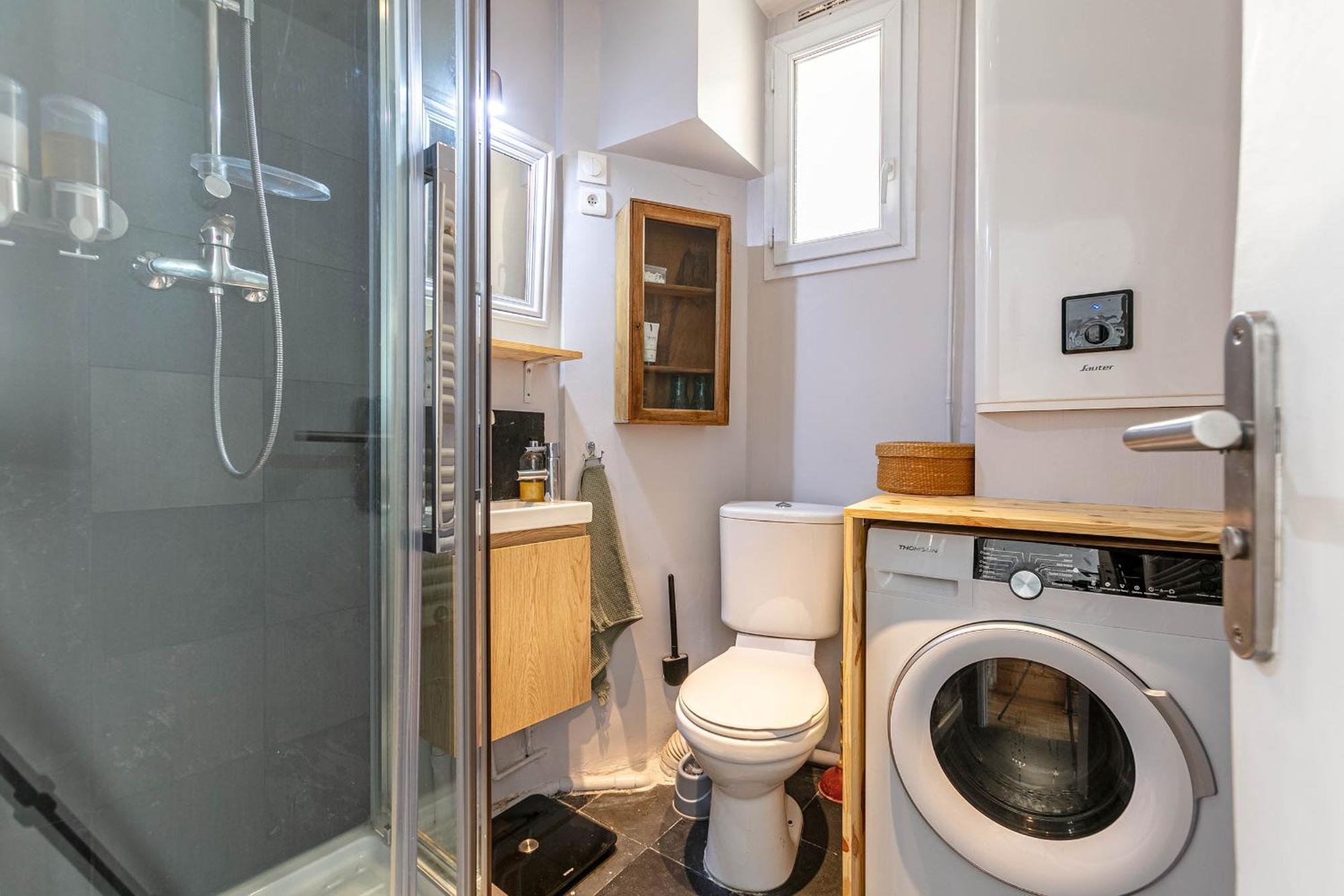 Rooftop Views Cosy 2 Bedroom Bed & Breakfast Paris
