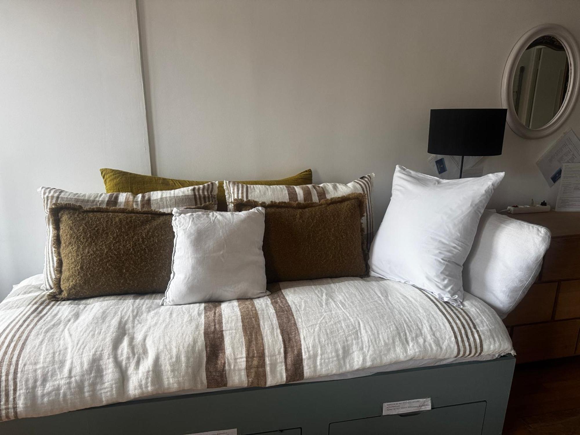 Rooftop Views Cosy 2 Bedroom Bed & Breakfast 4*